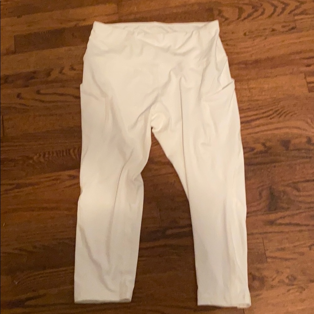 Whit leggings with side pockets